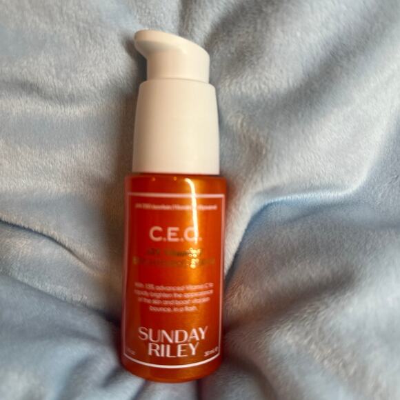 Sunday Riley C.E.O. 15% Vitamin C Brightening Serum - Picture 1 of 1